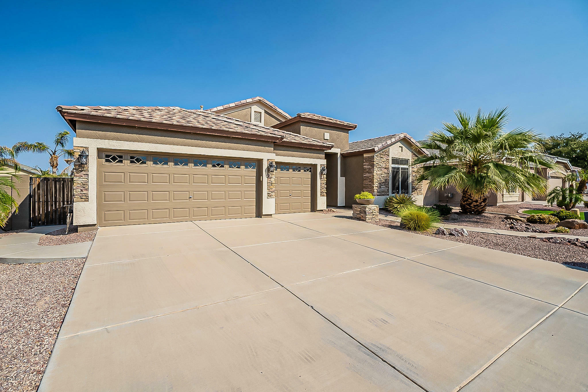 Property Photo: 3264 E Thornton Avenue AZ 85297