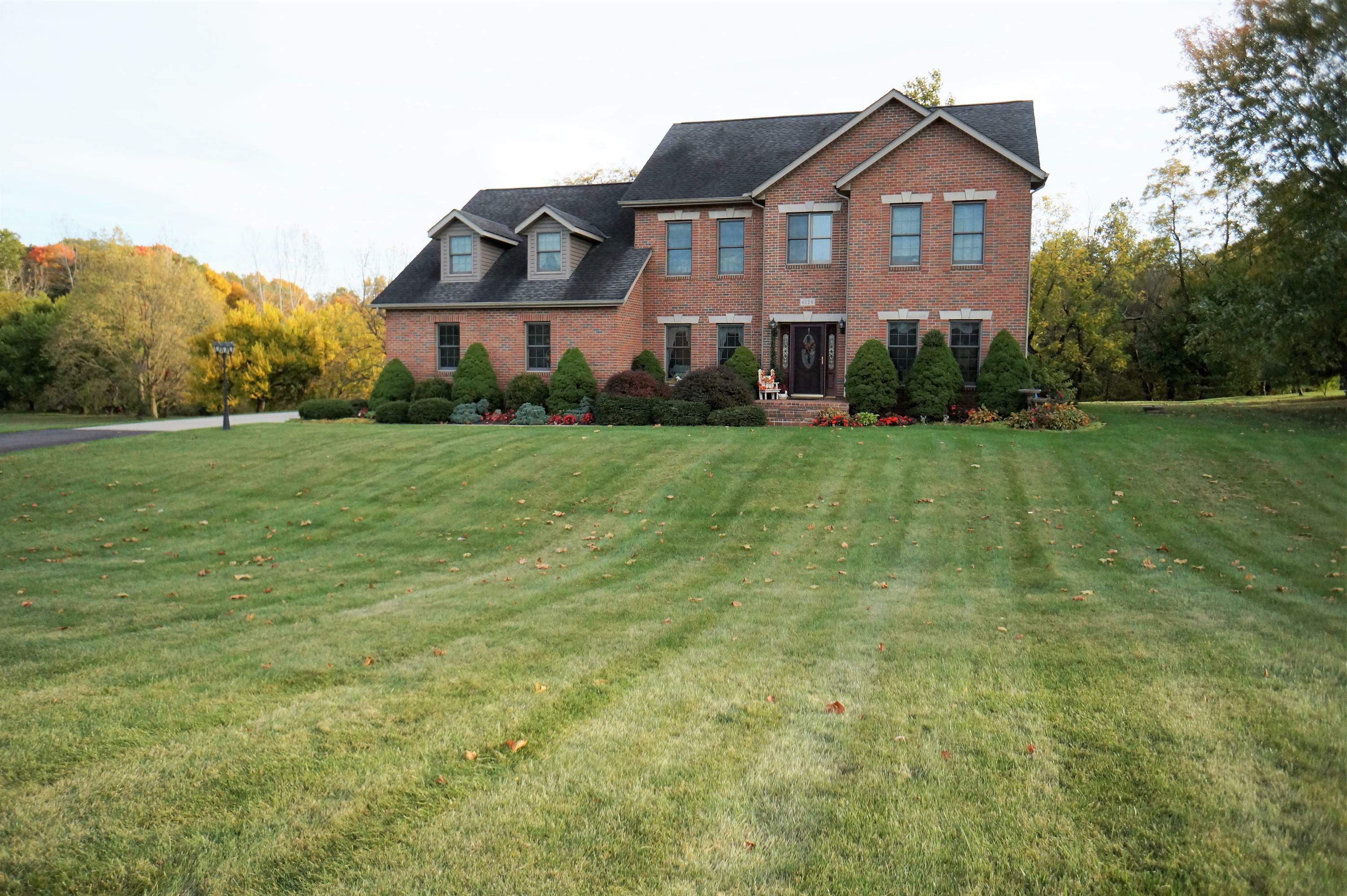 Property Photo:  6129 Fairway Drive  OH 43112 