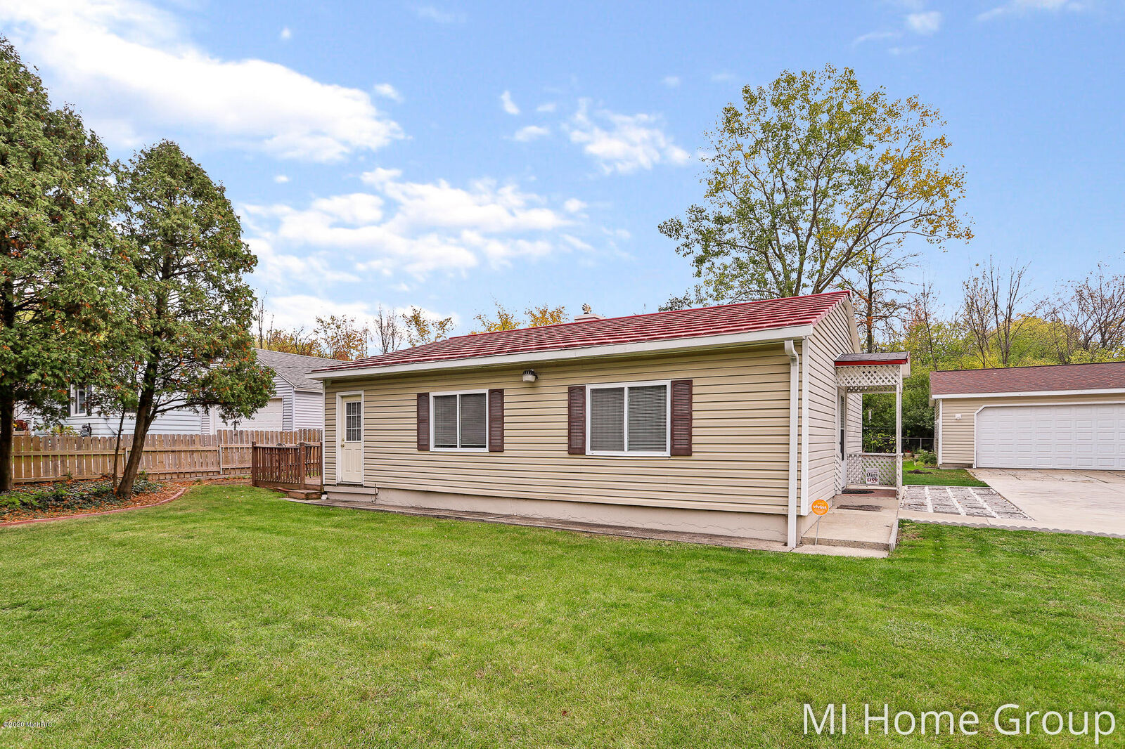 Property Photo:  2554 Breton Road SE  MI 49546 