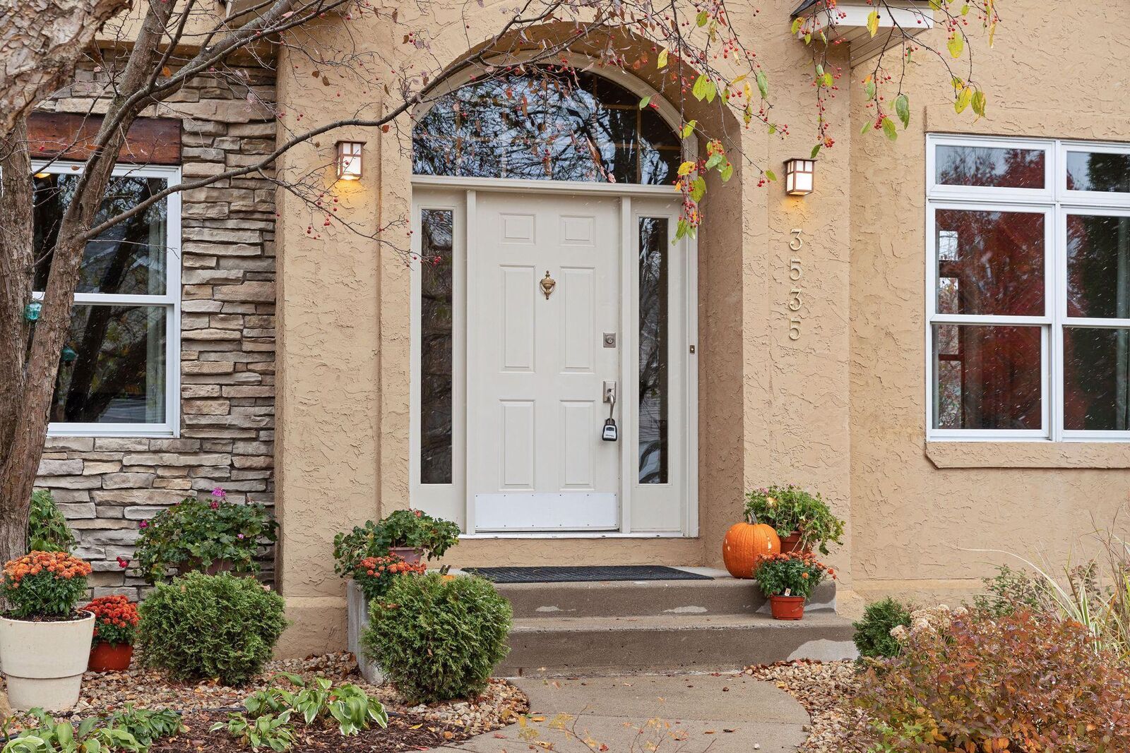 Property Photo:  3535 N View Lane  MN 55125 