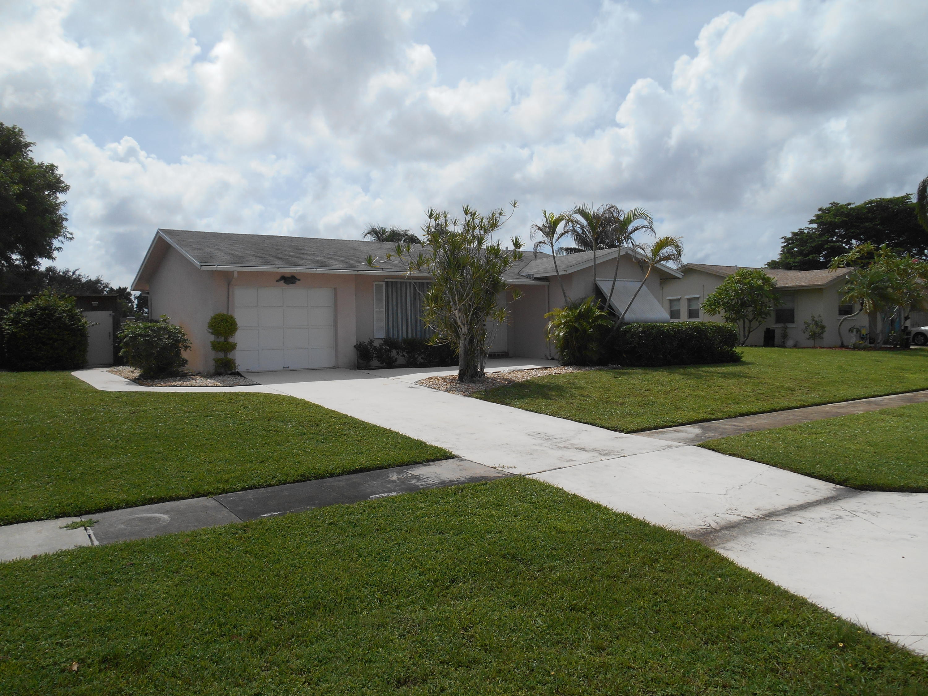 Property Photo: 5082 Saint John Avenue N FL 33472