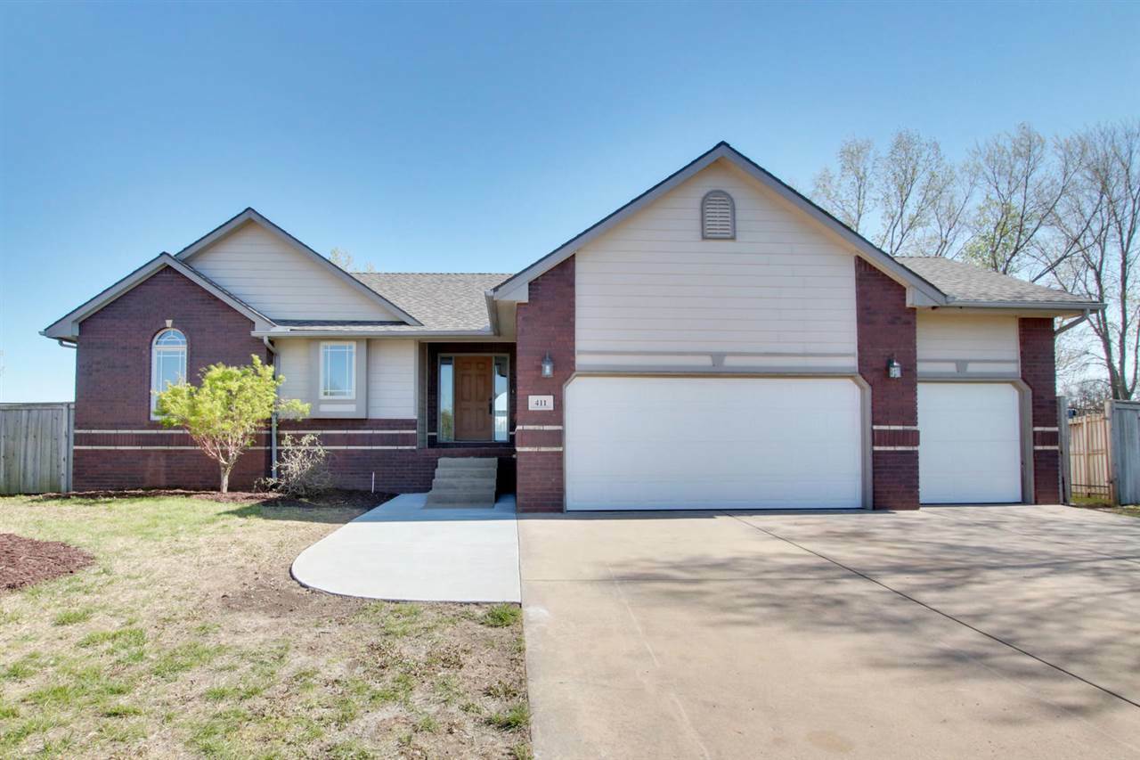 Property Photo:  411 W Pepper Ridge Cir  KS 67002 