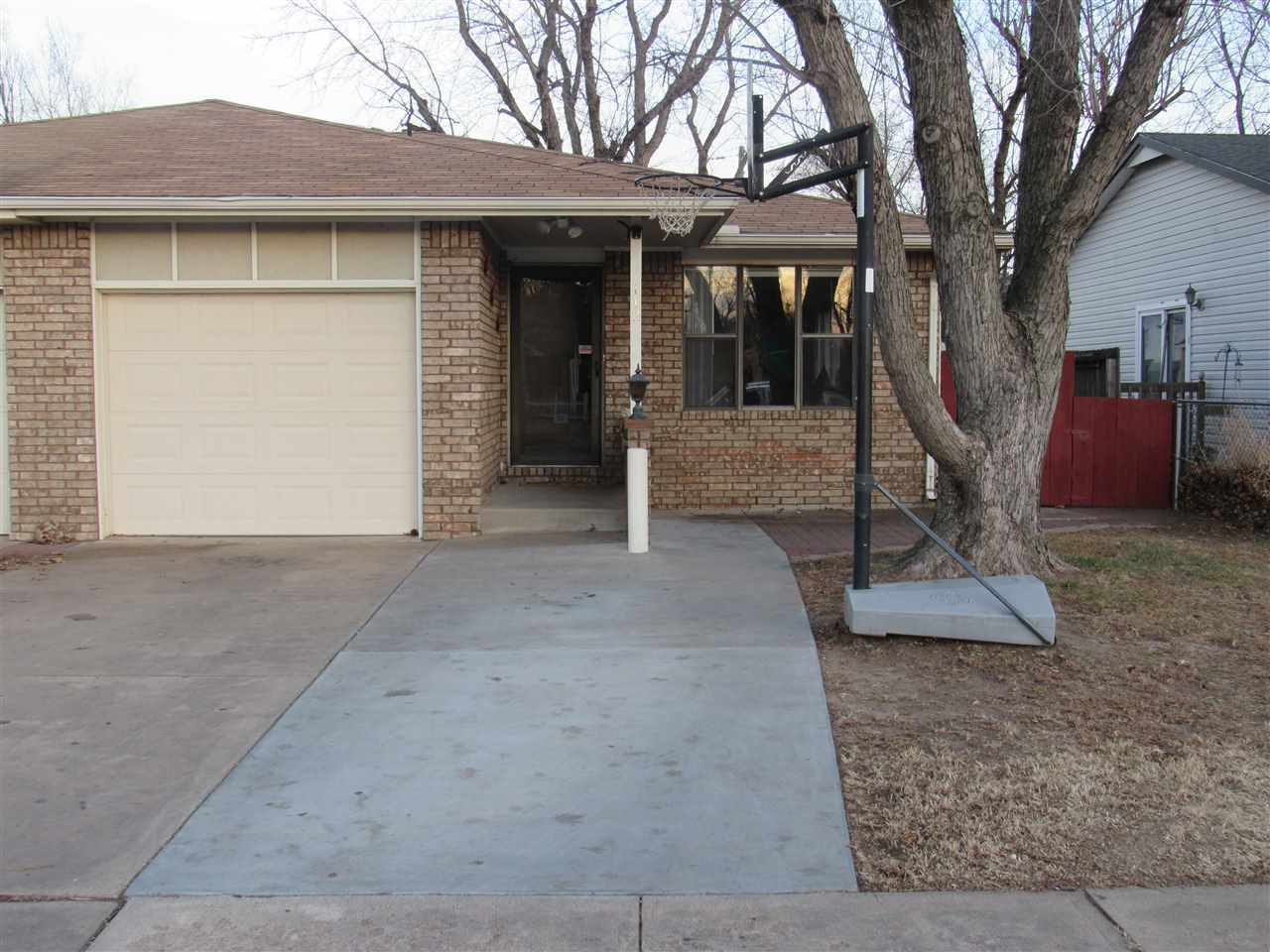 112 N Nevada Ct  Wichita KS 67212 photo