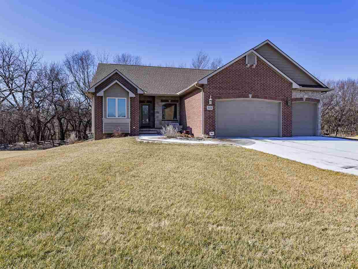 Property Photo: 521 N Valley Creek Cir KS 67147