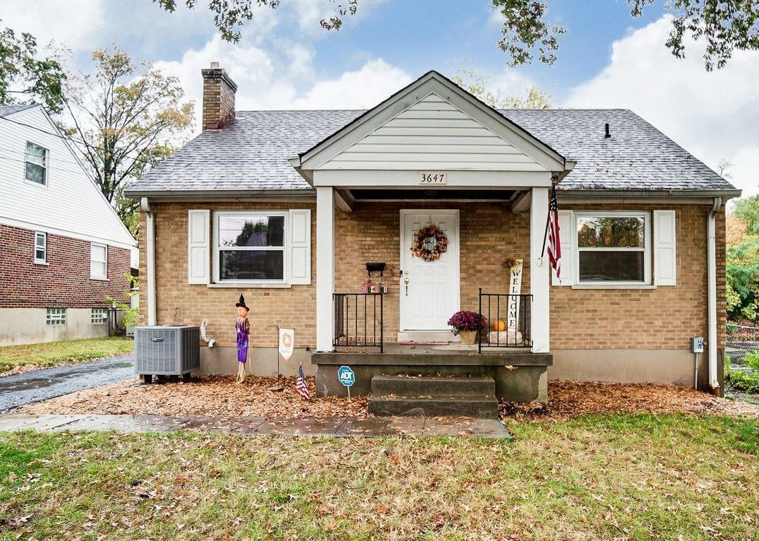 Property Photo: 3647 Whiteoak Dr OH 45247