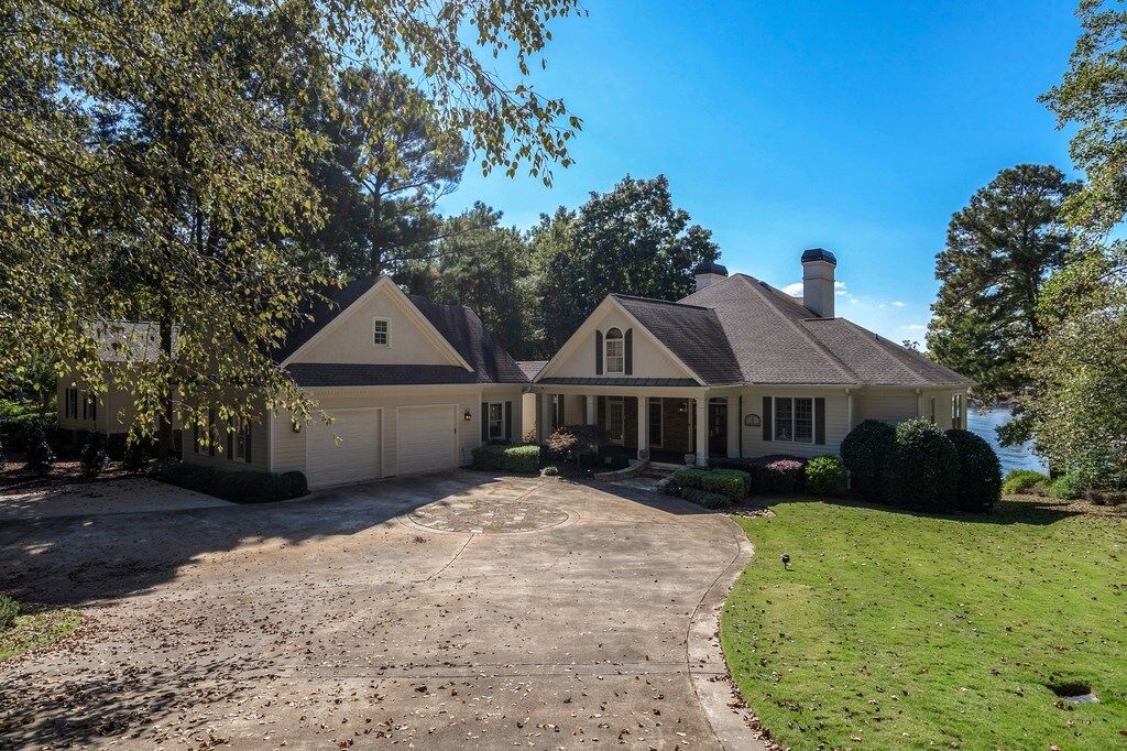 Property Photo: 101 Knollwood Court GA 30642