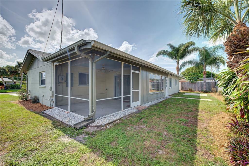 Property Photo:  549 Glen Oak Road  FL 34293 