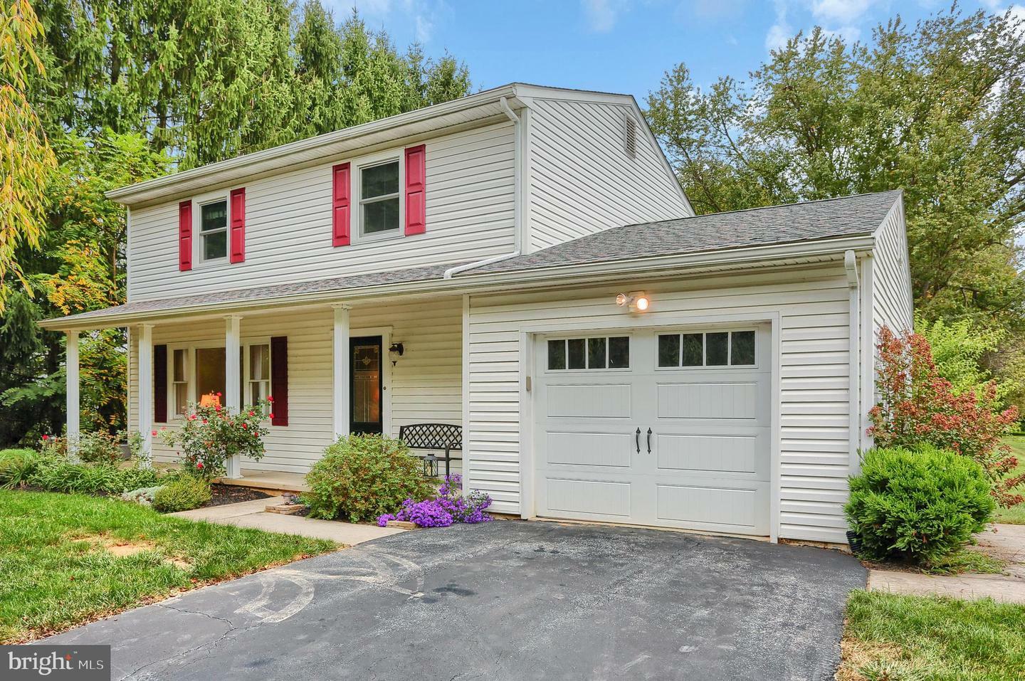 Property Photo: 46 W Oakwood Drive PA 17015