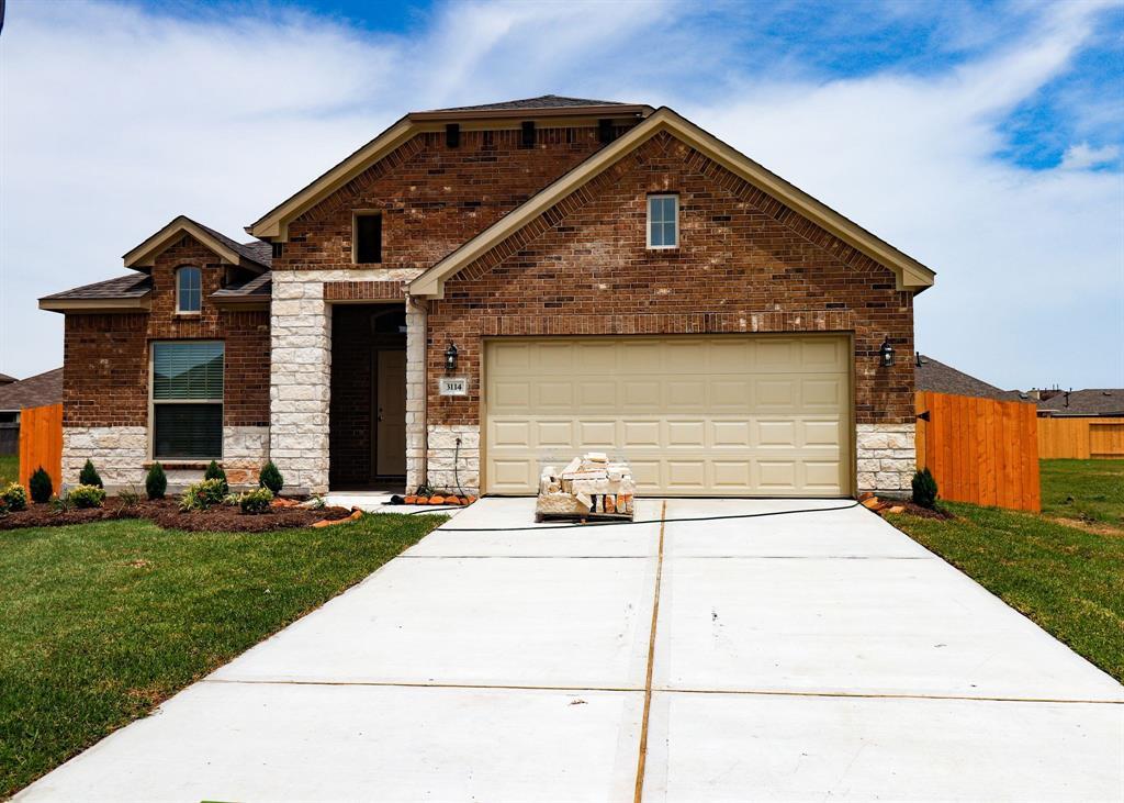 Property Photo: 3114 Royal Albatross Drive TX 77590
