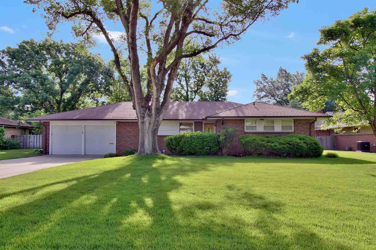 Property Photo:  1618 N Athenian Ave  KS 67203 