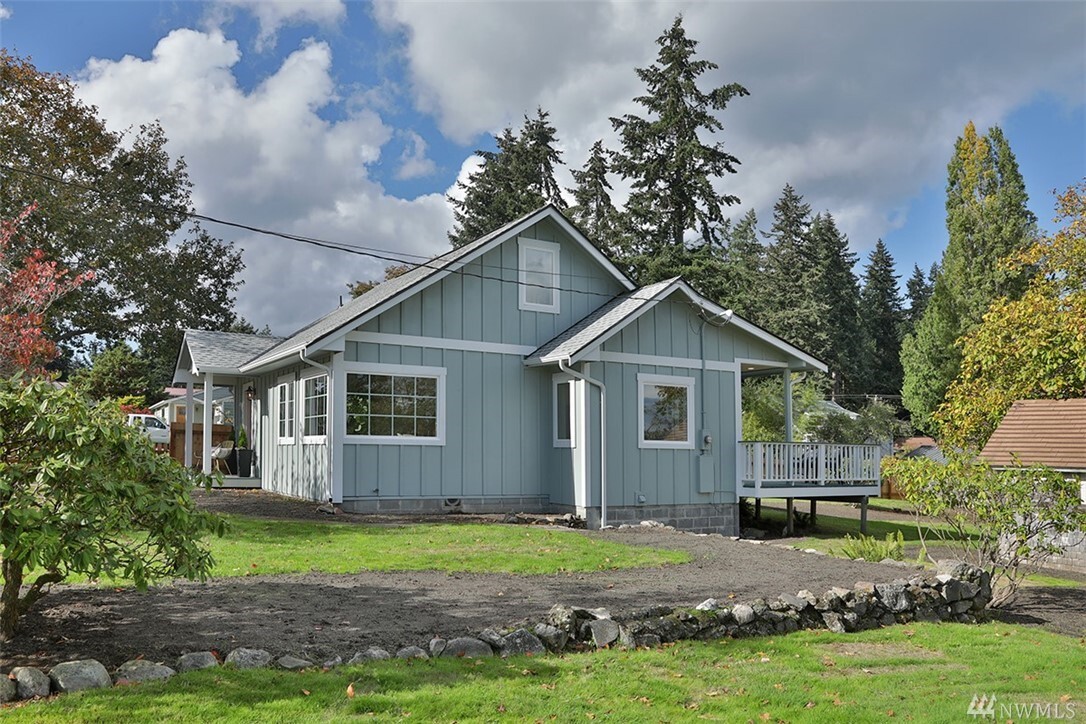 Property Photo:  516 2nd St  WA 98260 