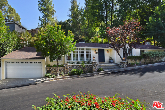 Property Photo:  4210 Noble Ave  CA 91403 