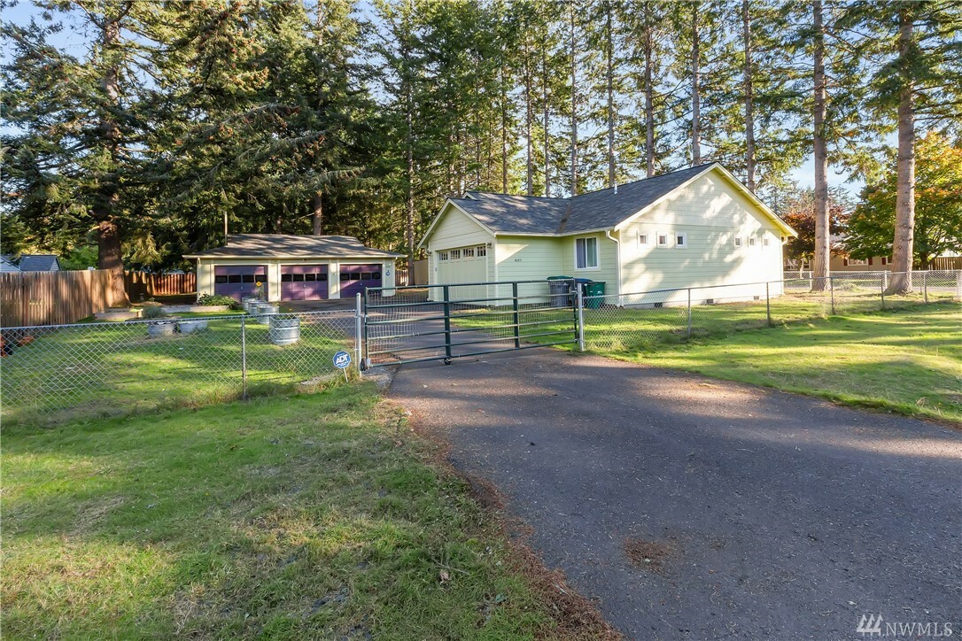 Property Photo:  4097 Eastwood Ave SE  WA 98366 