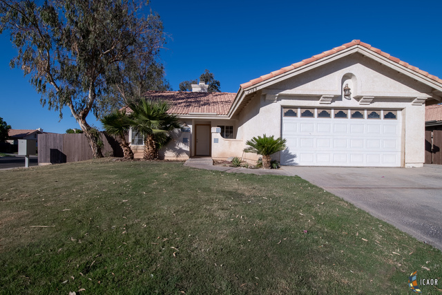 Property Photo:  2389 Morning Glory Trl  CA 92251 