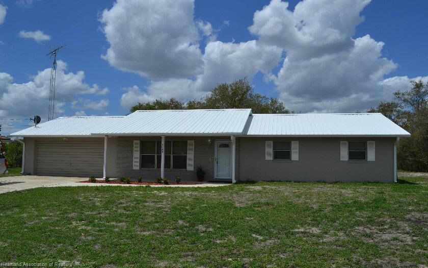Property Photo:  2085 N Saginaw Road  FL 33825 