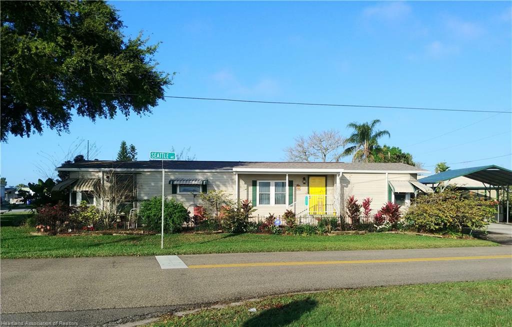 Property Photo:  2477 Seattle Avenue  FL 33870 