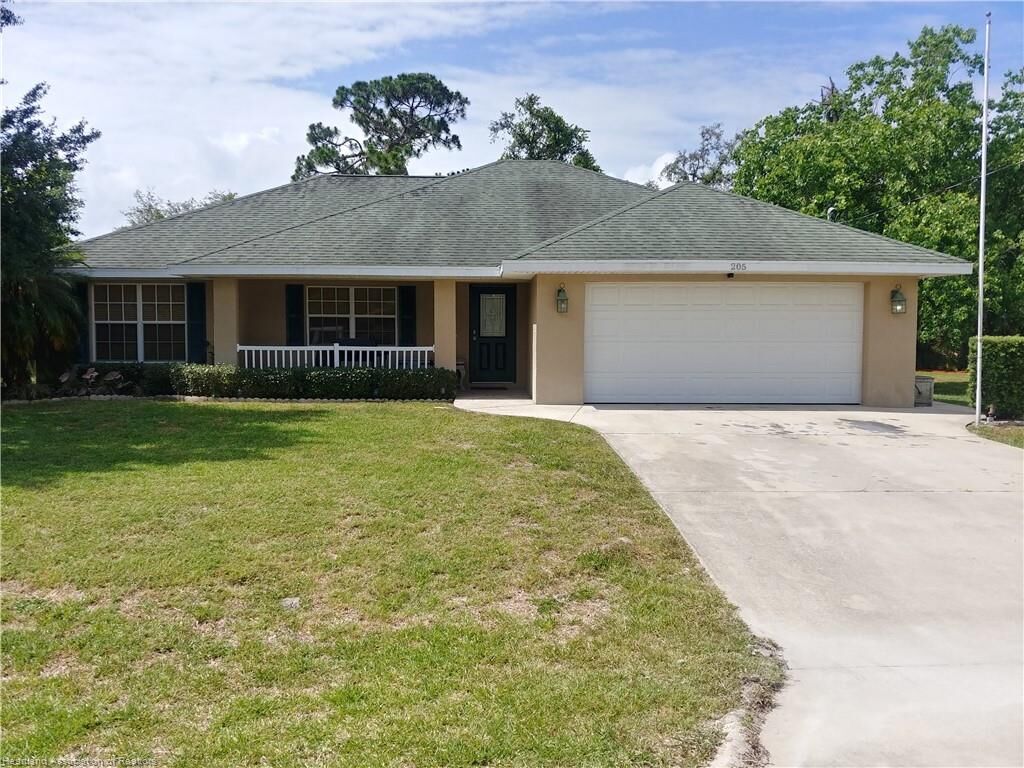 Property Photo:  205 Howey Road  FL 33870 