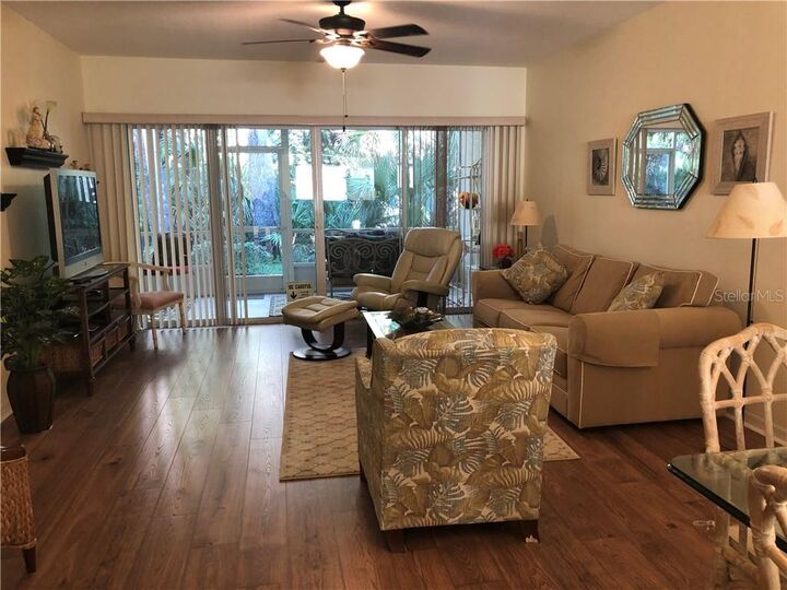Property Photo: 318 Clearbrook Circle 102 FL 34292