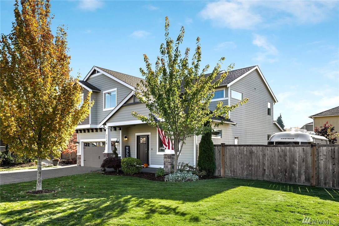 Property Photo: 2110 5th Ave NW WA 98371