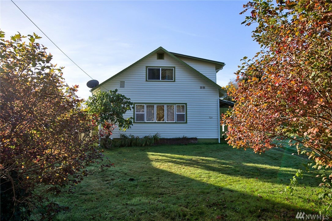 Property Photo:  705 Copalis Beach Rd  WA 98535 