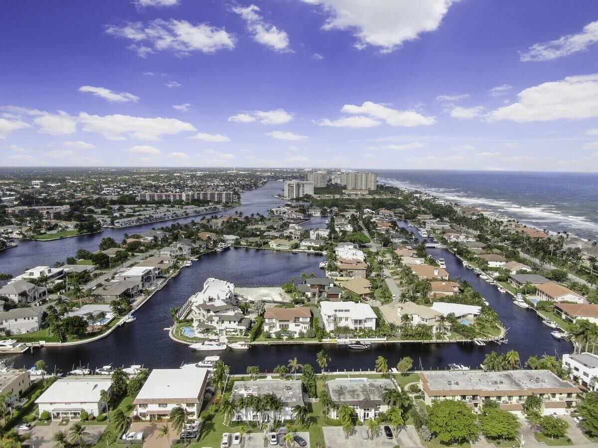Property Photo: 1101 Bel Air Drive A FL 33487