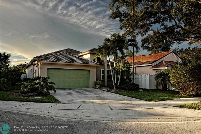 Property Photo:  716 Juniper Ln  FL 33327 