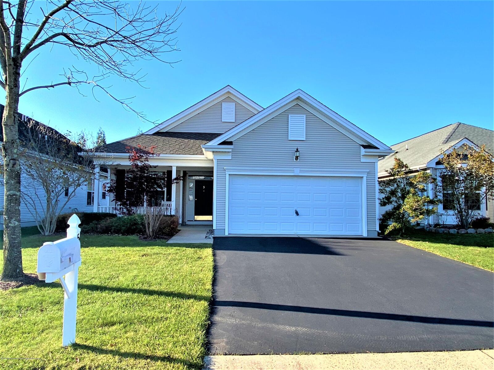 Property Photo: 5 Appleby Court NJ 08527