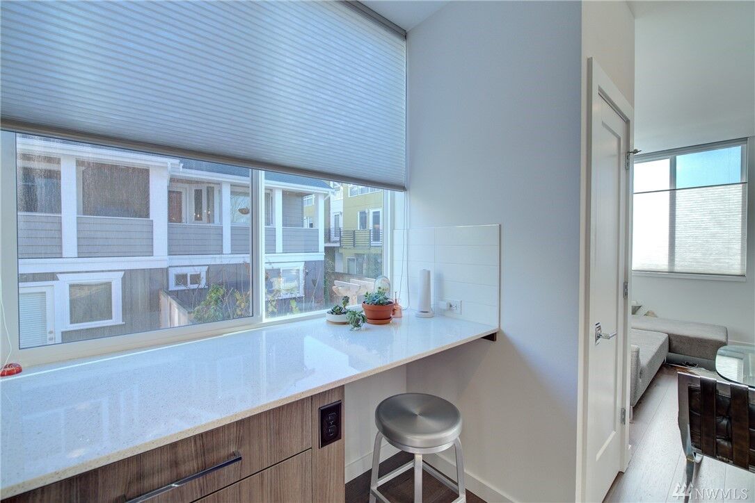 Property Photo:  114 16th Ave B  WA 98122 