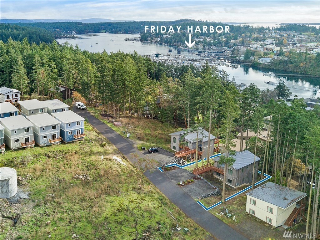 Property Photo:  563 Finnegan Ridge 1  WA 98250 