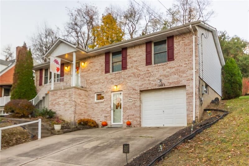 Property Photo:  3493 York St  PA 15120 