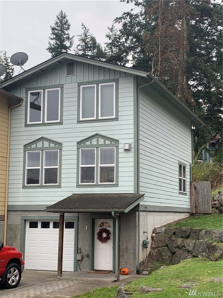 Property Photo: 1014 Park St I WA 98250