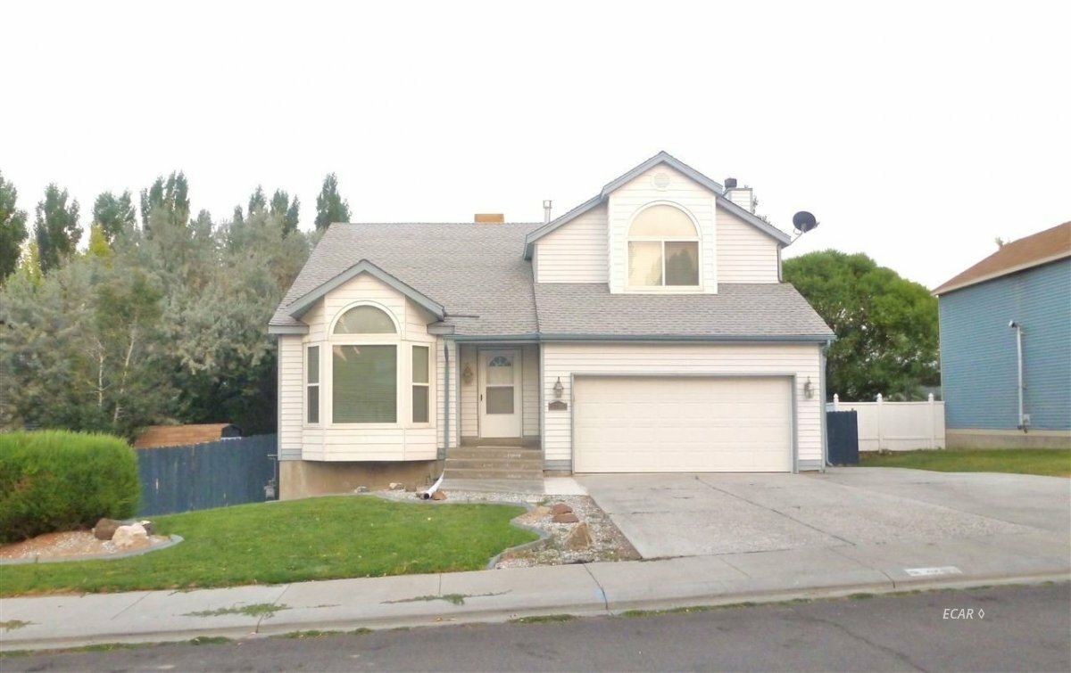 Property Photo: 2206 Sierra Dr NV 89801