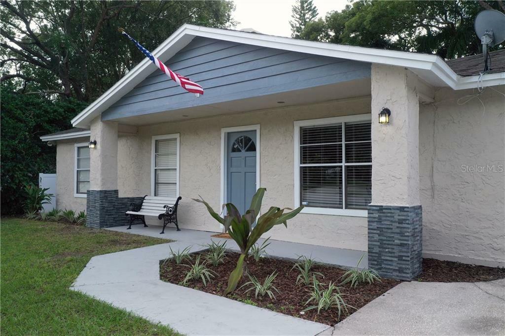 Property Photo:  502 Siobhan Court  FL 33613 