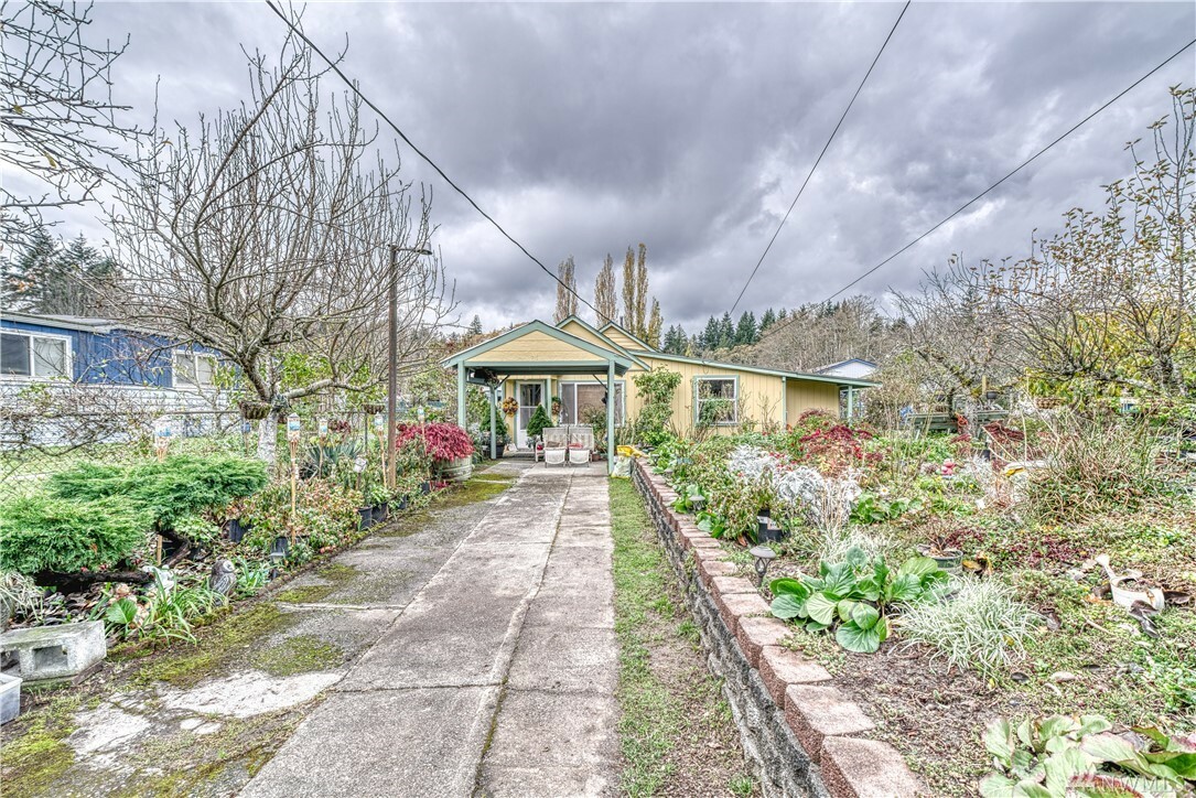 Property Photo:  425 Sunnyhill Rd W  WA 98312 