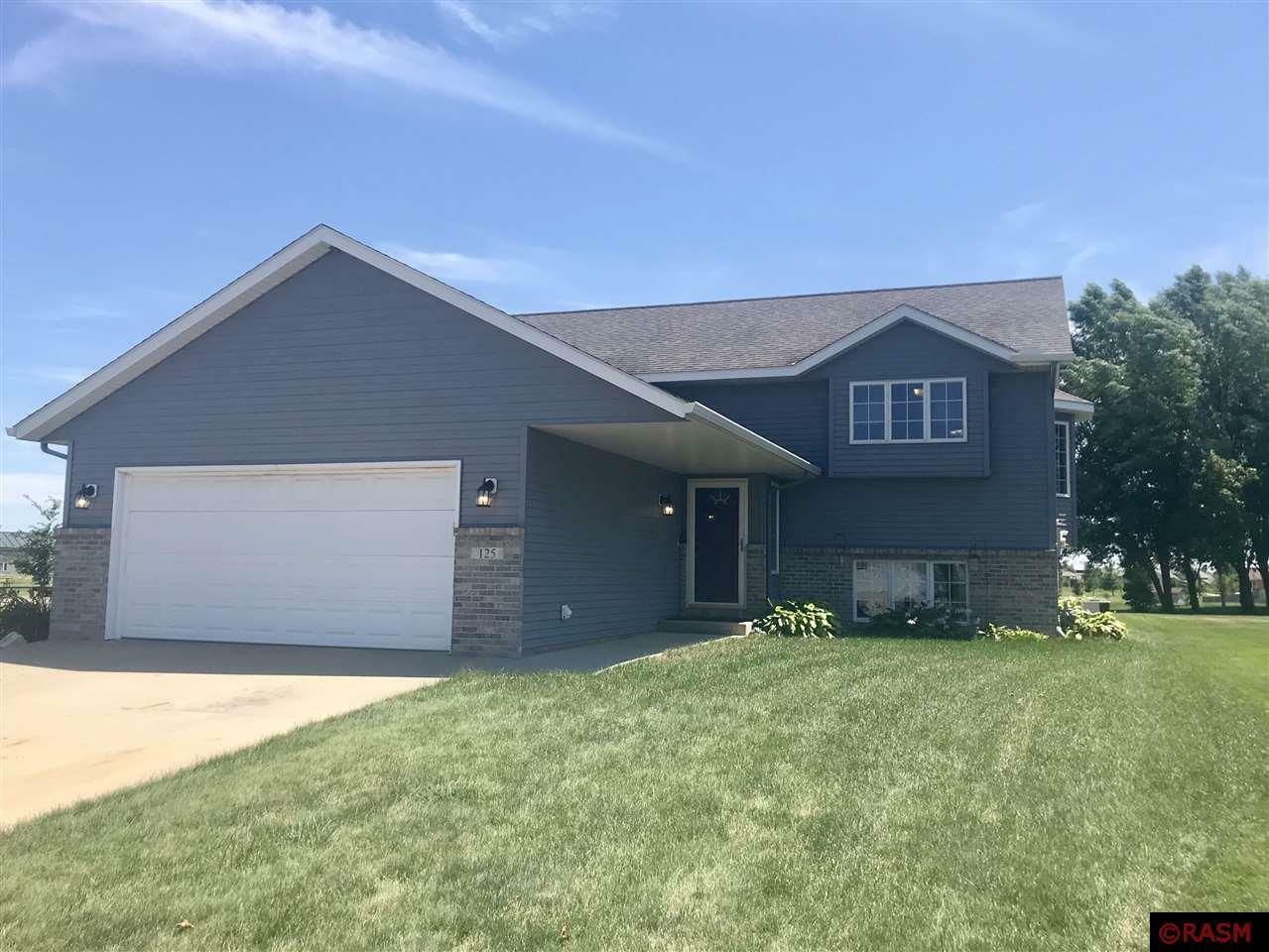 Property Photo: 125 Pebble Creek Drive MN 56001
