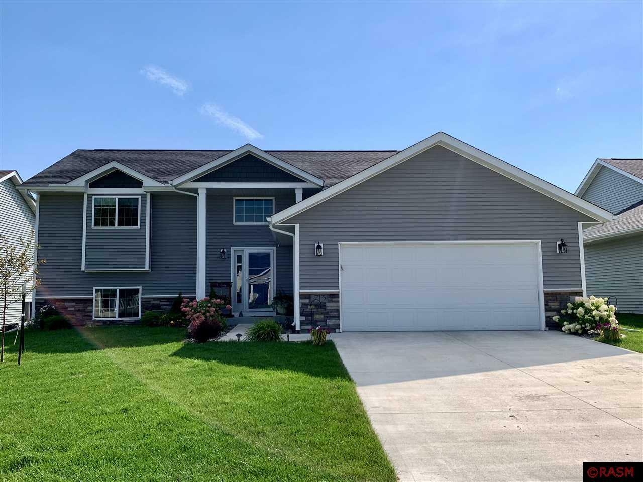 Property Photo: 713 Dogleg Street MN 56001