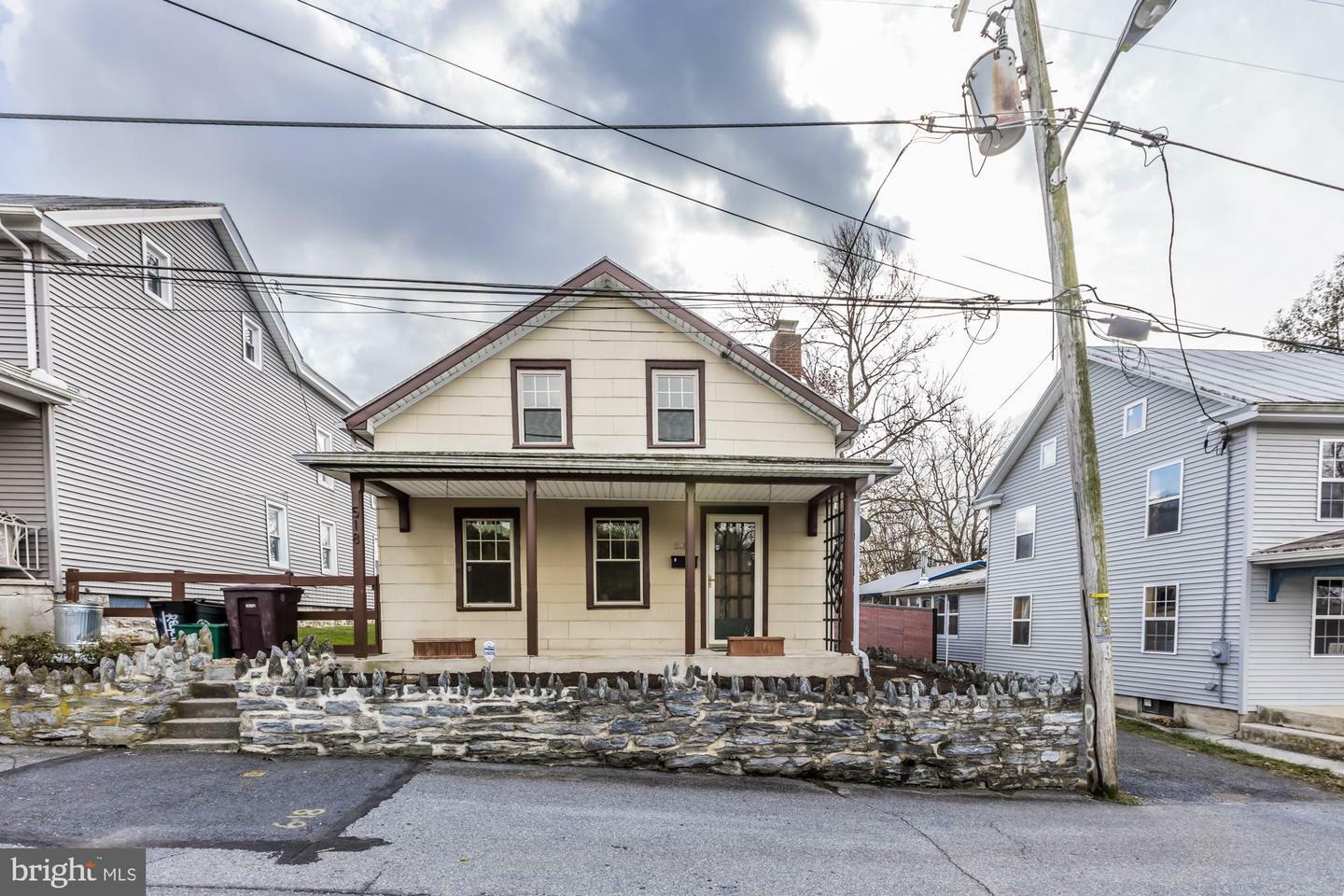 Property Photo:  518 W Queen Street  PA 17003 