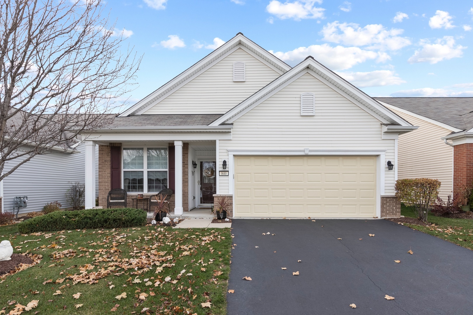 Property Photo:  840 Cascade Falls Drive  IL 60124 