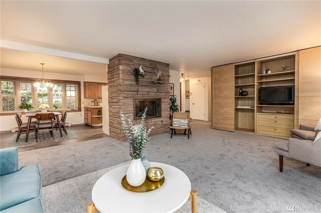 Property Photo: 11722 23rd Ave NE WA 98125