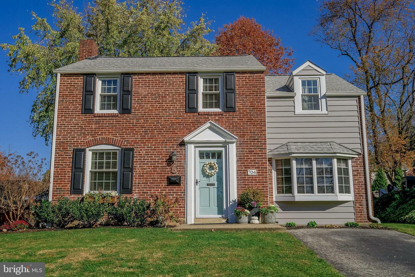 Property Photo:  704 Glendalough Road  PA 19038 