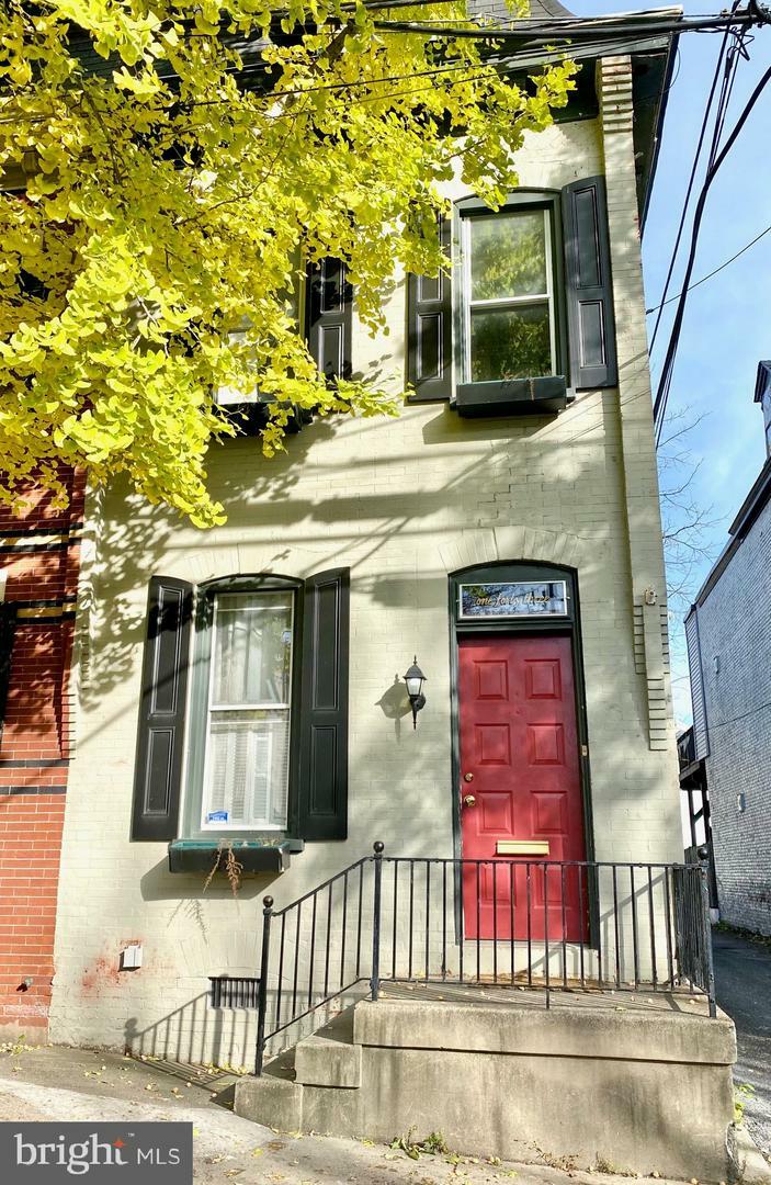 Property Photo:  143 N Pine Street  PA 17603 