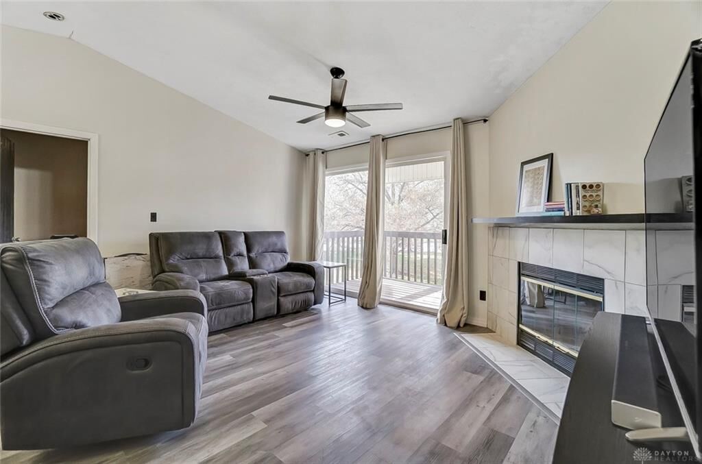 Property Photo: 1411 Lake Pointe Way 6 OH 45459