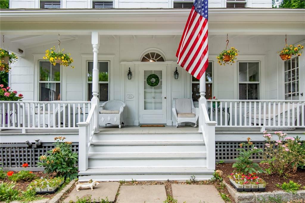 Property Photo:  225 Westchester Avenue  NY 10576 