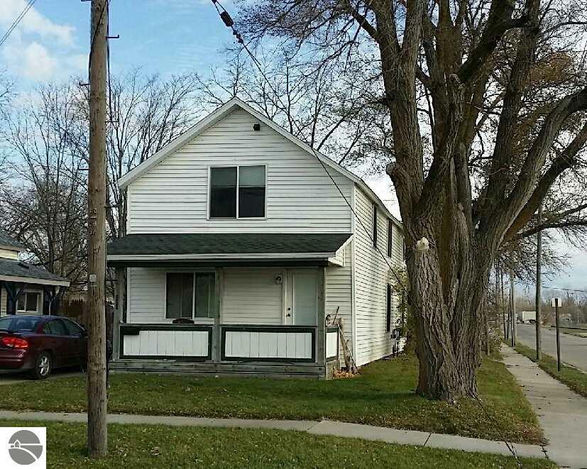 Property Photo:  202 Park Street  MI 48801 