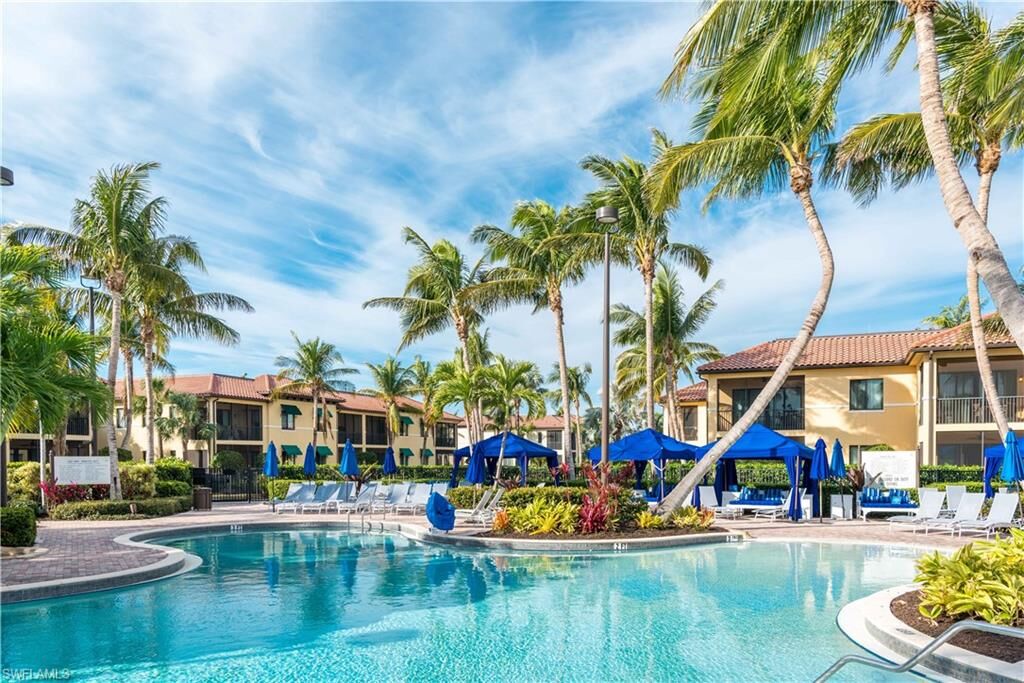 Property Photo: 1025 Sandpiper St E-102 FL 34102