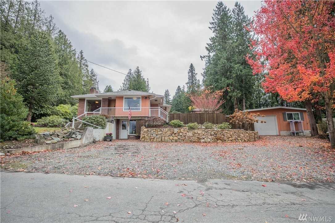 Property Photo:  1025 N 15th St  WA 98273 