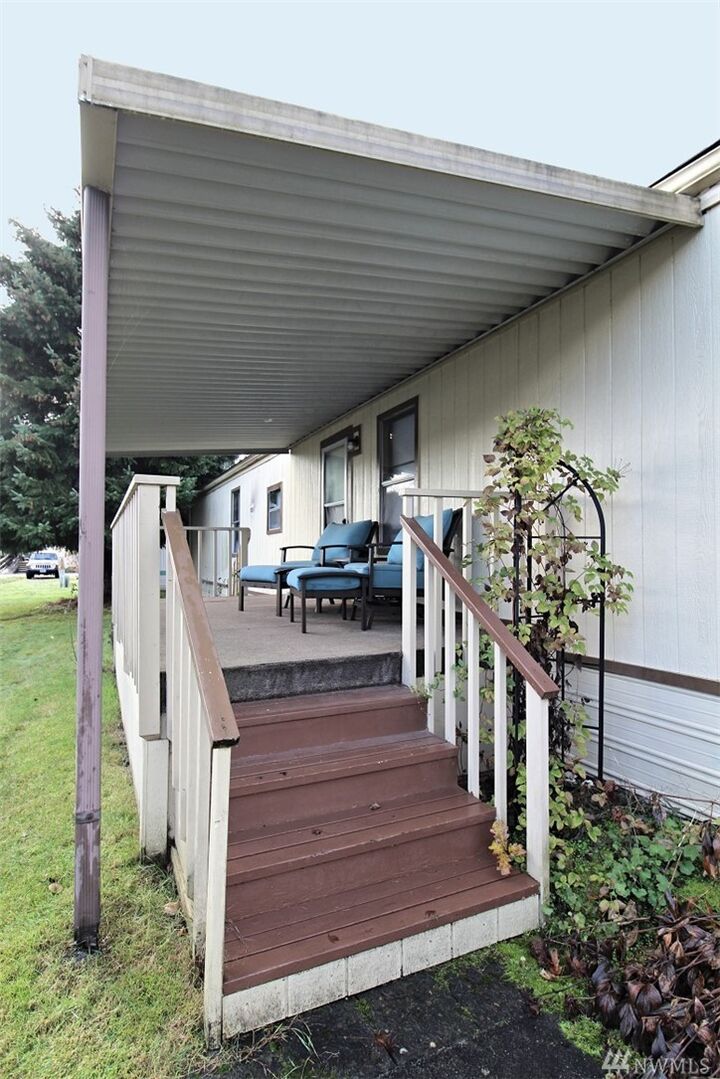 Property Photo:  2410 Nightingale Lane  WA 98626 