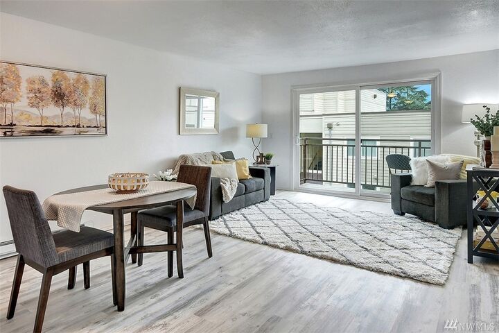 Property Photo:  5824 NE 75th St D 206  WA 98115 