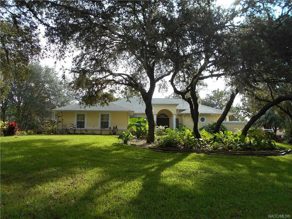 Property Photo:  578 E Foresthill Place  FL 34442 