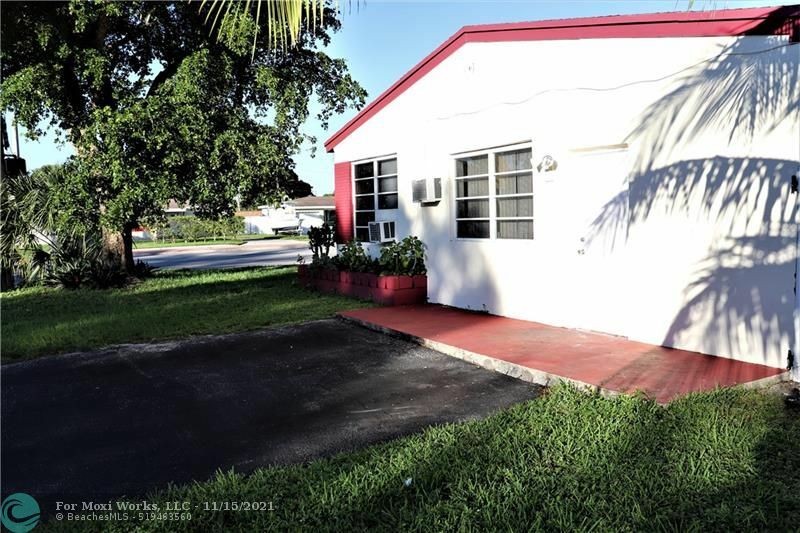 Property Photo:  6792 Miramar Pkwy B  FL 33023 